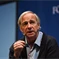 Dalio znovu varuje: AI boom je teprve v rané fázi bubliny, investoři by se měli soustředit na ziskové firmy