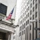 Americké akciové indexy v pátek i za týden posílily, S&P 500 se po čtvrt roce vrátil nad 6 000 bodů