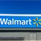 Walmart překonal ve čtvrtletí odhad tržeb a zvýšil výhled, varoval ale před dopady cel