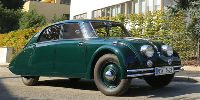 Tatra 77