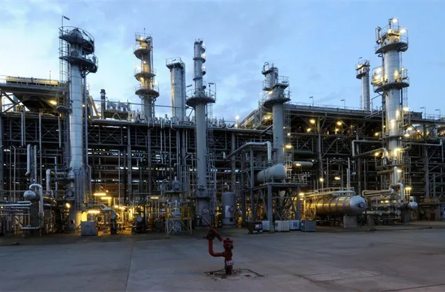 Unipetrol na prahu roku 2016: Rekordní zisky, nulové dluhy a dividenda ve hře