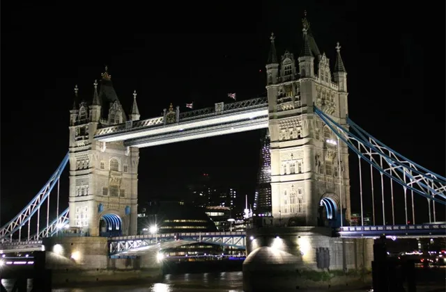 Británie: Ekonomický růst v prvním čtvrtletí naplnil naděje jen zčásti