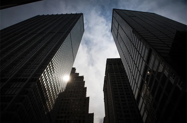 Výhled na nový obchodní týden: V Evropě vyjdou výsledky zátěžových testů bank, v zámoří bude Fed rozhodovat o nastavení měnové politiky