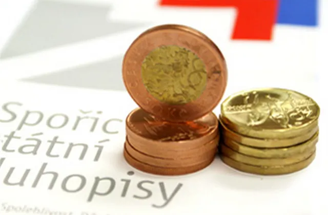 Kam s penězi ze spořicích dluhopisů? Investoři by si měli dát pozor na nálepku "fixní výnos" u firemních dluhopisů, rozumnější je mix fondů s různým zaměřením