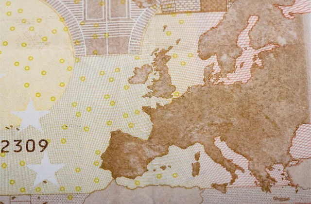 Stavební výroba v eurozóně v červenci meziročně vzrostla o 3,1 %