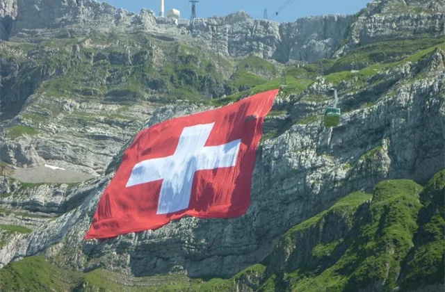 Celková míra nezaměstnanosti ve Švýcarsku v listopadu stagnovala na 3,3 %