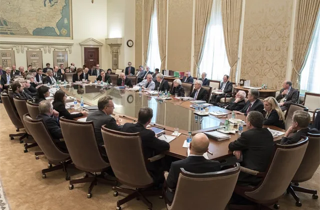 Výhled na nový obchodní týden: Trhy očekávají zvýšení úrokových sazeb v USA, v eurozóně vychází inflační statistika