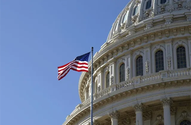 Investorský magazín: Dolar a americké akcie ve výhledech expertů