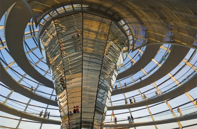 Růst německé ekonomiky v závěru roku zrychlil na 0,4 %