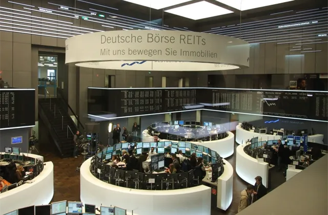 Makléř: Evropským akciím by se letos mohlo dařit lépe než těm americkým, na strategii "kup a drž" zapomeňte