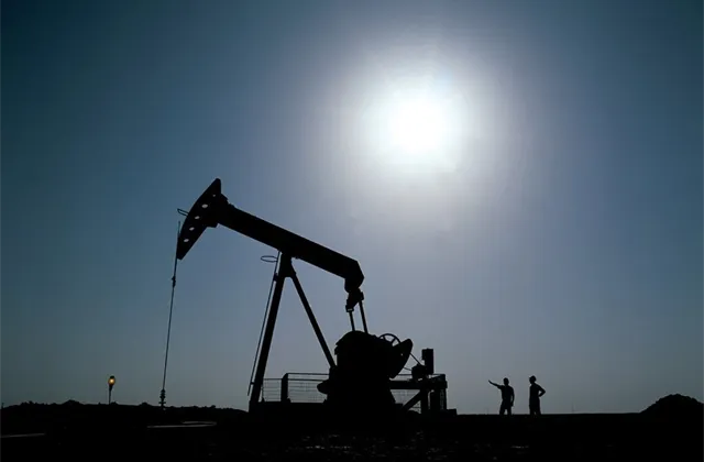 USA proti OPEC aneb Za kolik se bude obchodovat barel ropy do konce letošního roku?