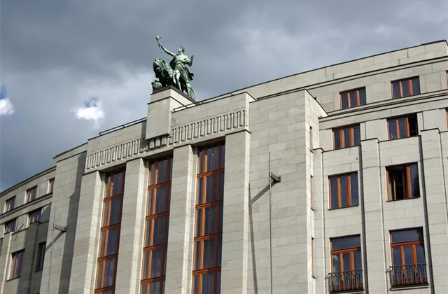 Novák (AKCENTA CZ): ČNB počká na ECB, letos proto sazby neporostou
