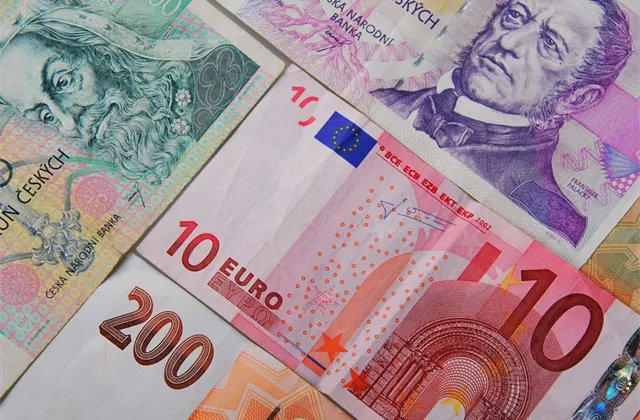 Zahradník & Pilip: Česko si nesmí nechat ujet eurovlak, v letošních volbách ale přijetí evropské měny nebude velkým tématem