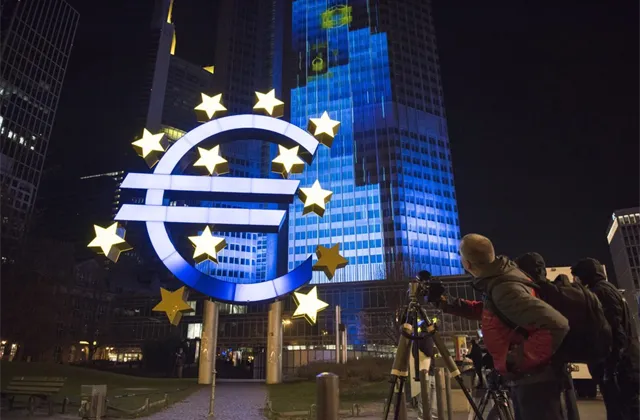 Politiku ECB ani euro výsledek britských voleb výrazně neovlivní, klíčovým faktorem je dobře rozjetá evropská ekonomika