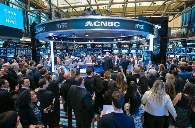 Americké akcie v pátek kvůli obavám ohledně daňové reformy klesly, indexy Dow a S&P 500 skončily v mínusu i v týdenním horizontu