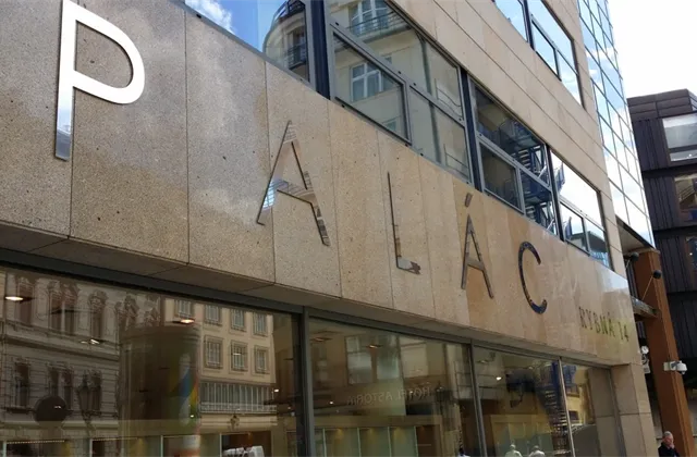 Pražská burza v úvodu týdne zpevnila, dařilo se většině finančních titulů