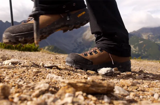 Investorský magazín: Prabos na pražské burze a investice do ruských akcií