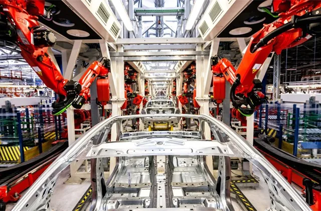 Cla na dovoz evropských aut do USA jsou stále živé téma, upozorňuje expert