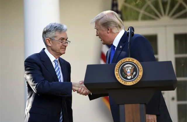 Trump, Powell a další: Řešení současných problémů mají v rukou lídři s osobními zájmy. Ty jim nedovolí jít za hranu, věří ekonom Lukáš Kovanda