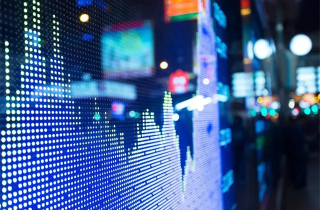 S&P 500: Dvojitý vrchol a vykolejená rally?