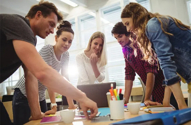Klíč k lepšímu vzdělání a zařazení mladých na trh práce? Spolupráce škol a byznysu
