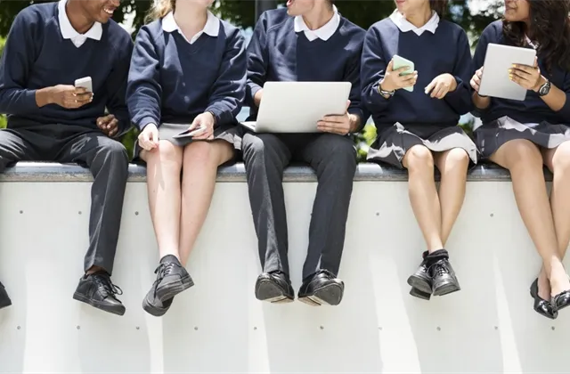 Mobil, tablet & spol. v rukou studentů: Má to své výhody i nevýhody, shodují se experti