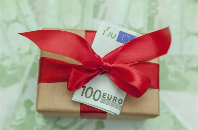 I peníze berte s humorem, natož ty vánoční!