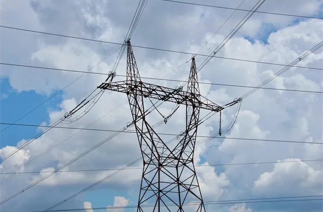 Nižší ceny elektřiny kvůli koronaviru? (Zatím) žádný problém, říká Martin Novák z ČEZ