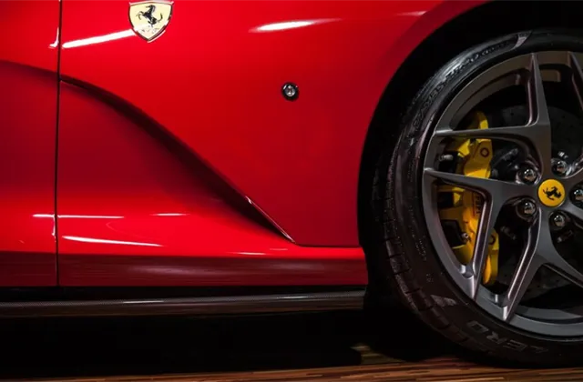 Ferrari - ilustrační foto