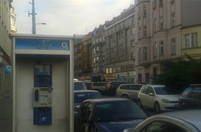 O2 Czech Republic (telefonní budka)