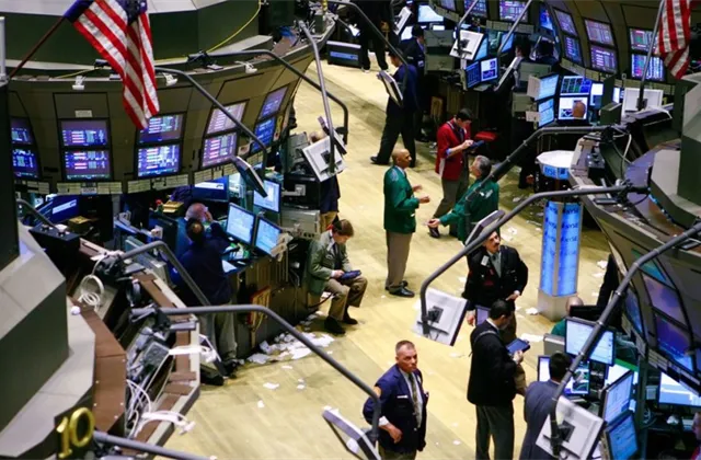 Tradeři na NYSE - ilustrační foto
