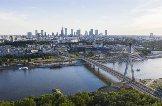 Tohle je investiční perla střední a východní Evropy aneb Varšava táhne (nejen) svým realitním trhem