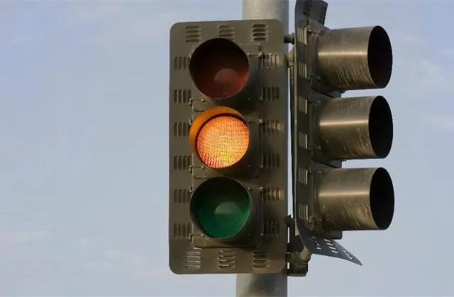 Průzkum Bank of America: Růst ekonomiky a zisků firem zpomalí, ochota nakupovat akcie může začít ochabovat