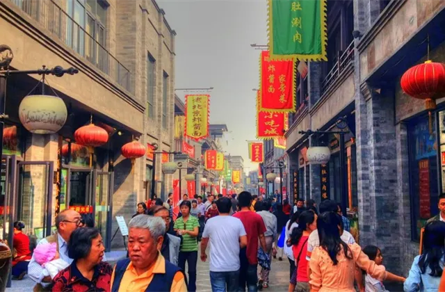 Kapitalismus vs. komunismus aneb Zvrátí čínské akcie nepříznivý trend?