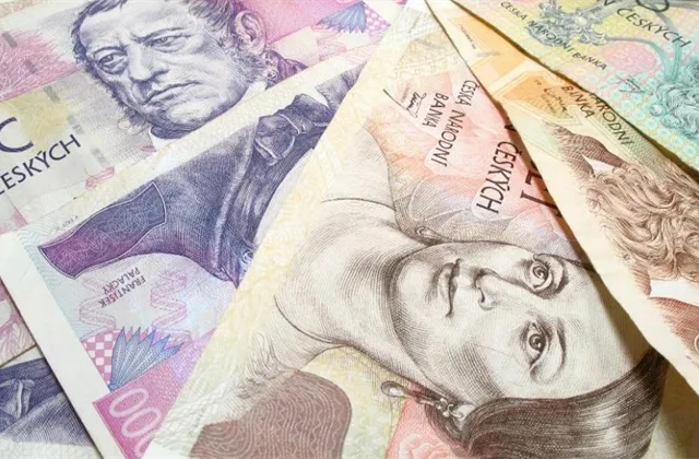 Velká část Čechů letos zchudne, zachránit úspory jim (po)mohou investice