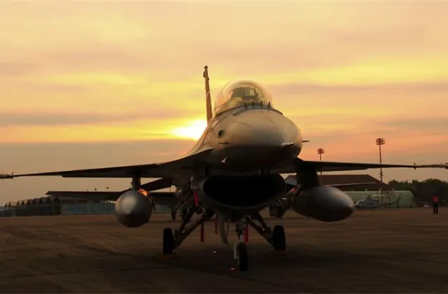 Stíhačka není iPhone aneb Jak a proč teď (ne)sázet na akcie výrobců vojenské techniky