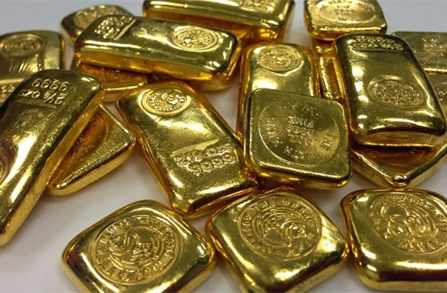 Co vám cena unce neřekne: Akcie těžařů zlata letos překonávají svou výkonností samotný kov