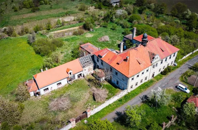 Tomu se říká alternativa: Zámky zlevňují, některé stojí méně než byt v Praze