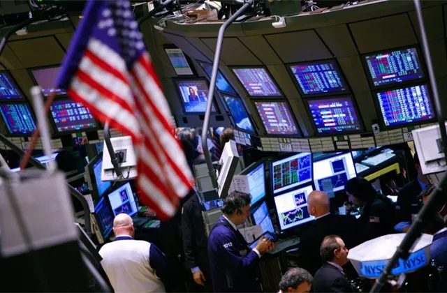 Tradeři na NYSE - ilustrační foto
