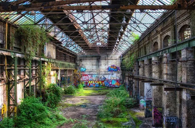 Bydlení místo továren aneb Jak a proč se staví jinde než za městem