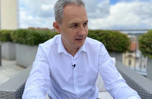 Petr Novotný (Investiční web): Z akcií i dluhopisů dále odtékají peníze, na kontrariánské nákupy ale ještě může být brzy