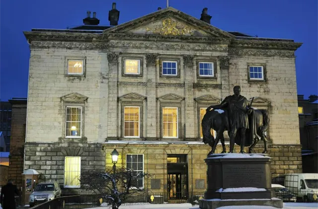 Největší britská státem vlastněná banka zvýšila ztrátu