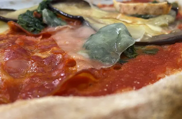 Coloseum Holding, pizza - ilustrační foto
