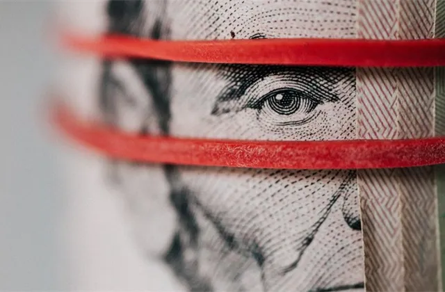 Novotný (IW) vs. Kovanda (TRINITY BANK): Konec nadvlády dolaru a reset globální ekonomiky