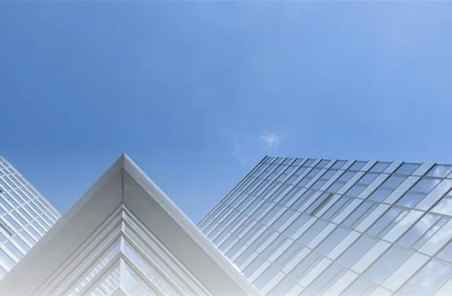 Maloobchod +21 %, kanceláře +14 %: Realitní fond WOOD & Company má za sebou úspěšný rok a otevírá podfond pro drobné investory