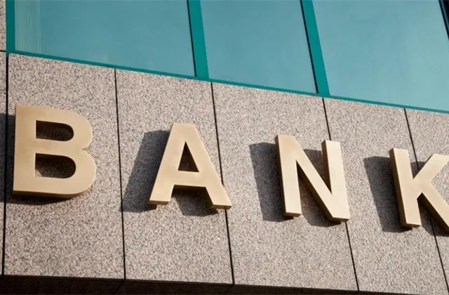 Klienti padlých amerických bank budou plně vyplaceni bez ohledu na výši vkladů, Fed neměl na výběr