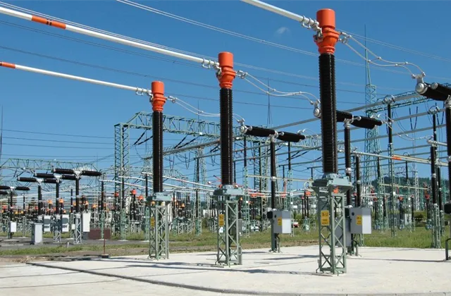 Elektřina není plyn a uhlí není ropa aneb Jak se české ekonomice (ne)daří stahovat náskok jiných zemí v energetické transformaci