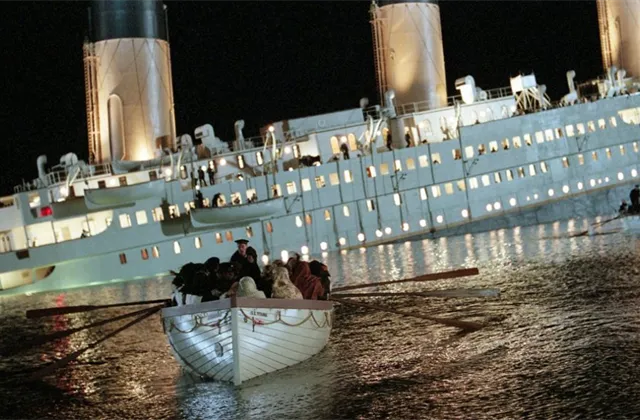 Titanic, loď, záchranný člun - ilustrační foto