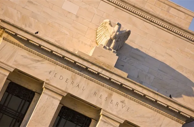 Fed podle očekávání znovu ponechal úrokové sazby beze změny