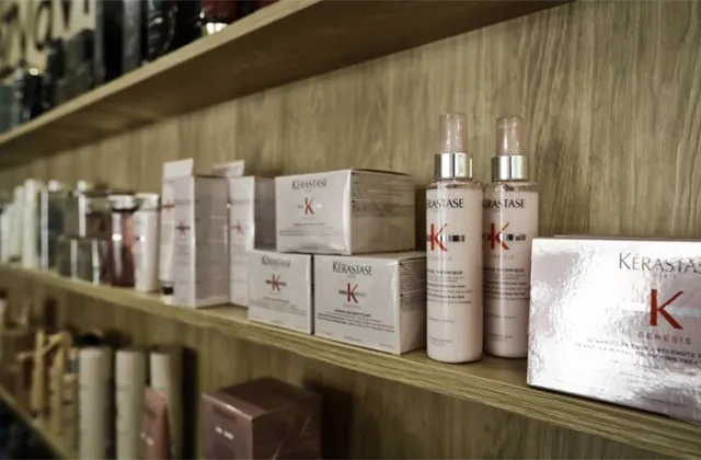 Společnost Bezvavlasy se spojuje s distribuční skupinou HAIR SERVIS, zaplatí za ni 530 milionů Kč